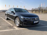 Volkswagen Passat GTE Ex B /Värmare/ 272hk/ som ny!