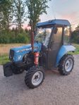 Minitraktor kompakttraktor Belarus Mtz 320a. År 2001