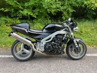 Triumph Speed Triple 955i - Nyservad