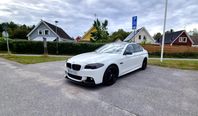 BMW 520d xDrive Sedan M-Sport Taklucka Euro6 Navi Svensksåld