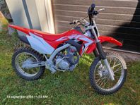 Cross Honda CRF125F