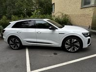 (Moms) Välutrustad Audi Q8 55 e-tron S Line, Selection