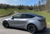 Tesla Model Y LR AWD -23 bytes mot Model 3 LR/Performance