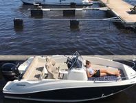 Quicksilver 555 open med Mercury F100 CT, endast 75 tim