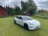 Tesla Model 3 Standard Range Plus med dragkrok