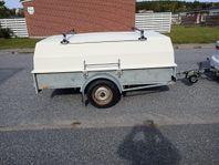 Heby trailer med kåpa