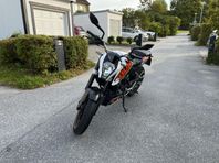 KTM Duke 125, väldigt bra skick, nybesiktad, nyservad