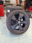 Mycket fina dubbfria vinterhjul Volvo v60 CC 215/55-18