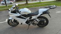 Honda VFR800 interceptor, fulländad sporttouring maskin