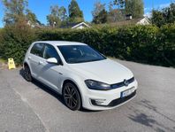 Volkswagen Golf GTE 204hk Värmare Drag NYSERVAD