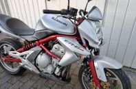 Kawasaki ER-6n i bra skick 