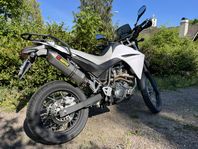 Yamaha XT660R Akrapovic, helsystem