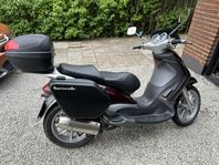 Piaggio Beverly 200