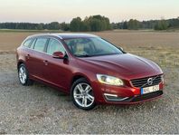 Volvo V60 D6 Plug-in Hybrid AWD, Summum, mycket fin!