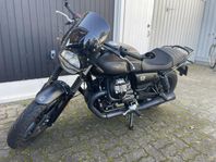 MotoGuzzi V7 Black Stone