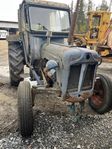 fordson Dexta 