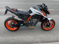 KTM 890 Duke R 