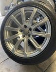 18' Original Audi fälgar med sommardäcket