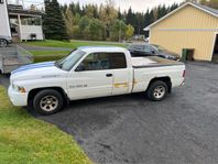 Dodge RAM 1500 Quad Cab 5.9 V8