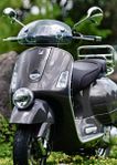 Vespa GTV 300 ”Vie Della Moda” Special edition