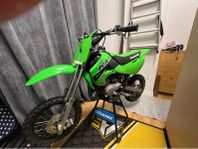 Kawasaki KX 65 nästan ny