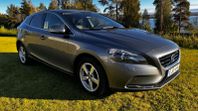 Volvo V40 D2 Momentum, Panorama, Kamera, D-värm, Ny kamrem