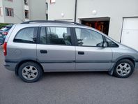 Opel Zafira 2.2