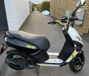 Moped Peugeot Streetzone 2T