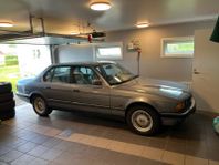 BMW 730 i E32