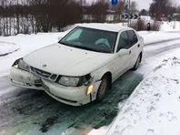 Önskas köpa. Saab 9-5 köpes som har krockad front. 