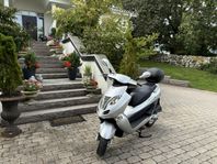 Scooter. 125 kb. KYMCO BET&WIN. 440 mil. Nybesiktigad u/a.