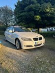 A Traktor BMW 320 D Aut 2012