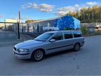 VOLVO V70 A-TRAKTOR NYBESIKTIGAD 