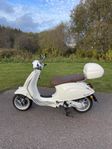 Vespa Primavera 50 vit - 2021