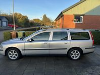 Volvo V70 2.4