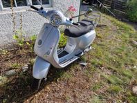 Vespa LX 125