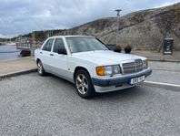 Mercedes-Benz W201 190 E 4G-Tronic