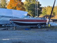 Chris Craft Cavalier 