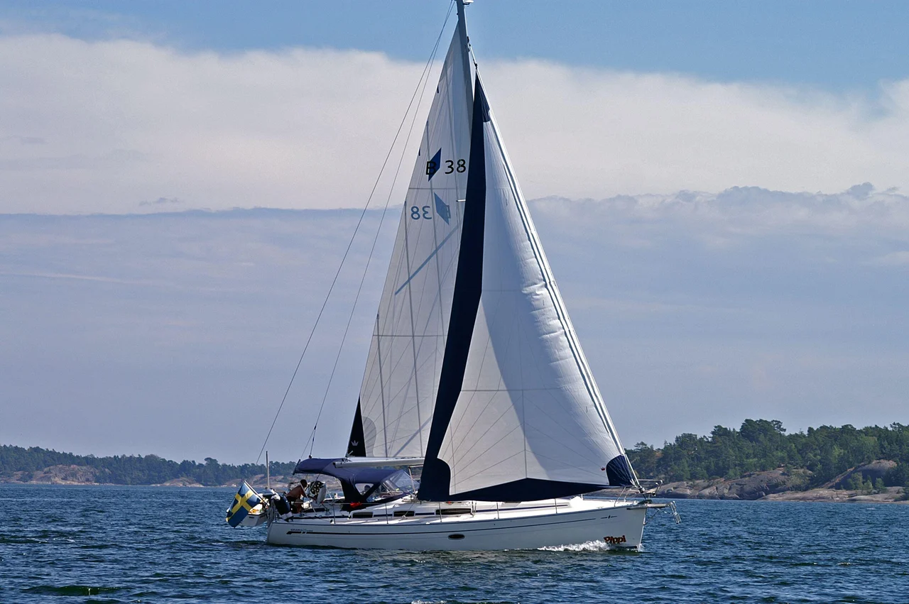 Bavaria 38, 2009, 3-cabin image