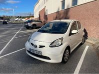 Toyota Aygo 1.0 nybesiktad 