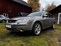 Rosfri Ford Mondeo Kombi 2.0 Manuell 145hk för den händige.