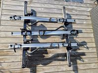 Thule SlideBar 892 med Rapid 757 och 3 st. ProRide 591