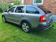 Skoda Octavia Scout 2.0 TDI 4x4 Scout Euro 5 nybes motorvärm