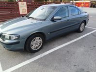 Volvo S60 2.4 170hk bes&skattad 