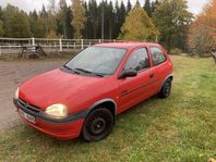 Opel Corsa 3-dörrar 1.4 låga mil