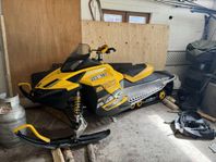 SKI-DOO MXZ X 1200 4-TEC 