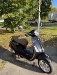 Vespa Primavera Piaggio 50cc svart 2021