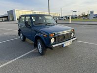 Lada Niva 3-dörrars 1.7 i 4x4 Nybesiktigad 