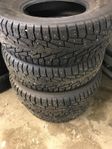 Nokian SUV dubbdäck 235/75 R15