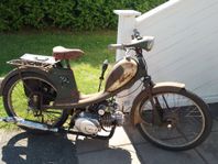 Veteran moped Cresent Roulett Badass